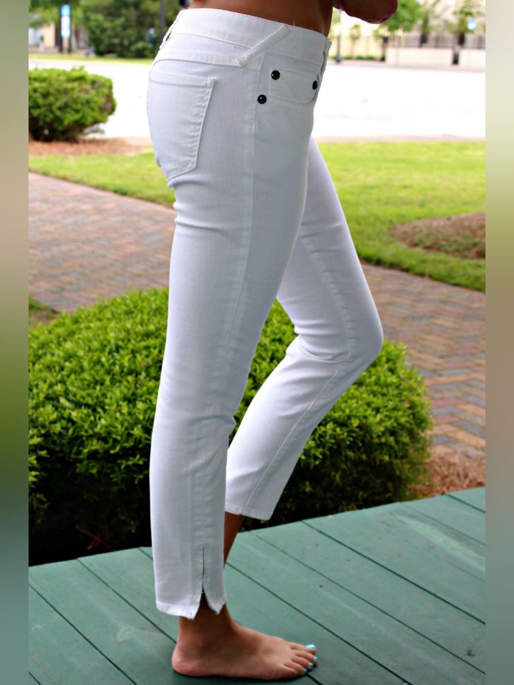 Free People  White Slim Stretch Jeans Size 28